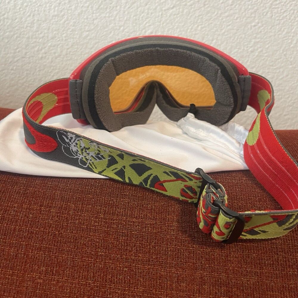 Oakley O-Frame Red, white, black Ski Snowboard Goggles - Picture 3 of 4
